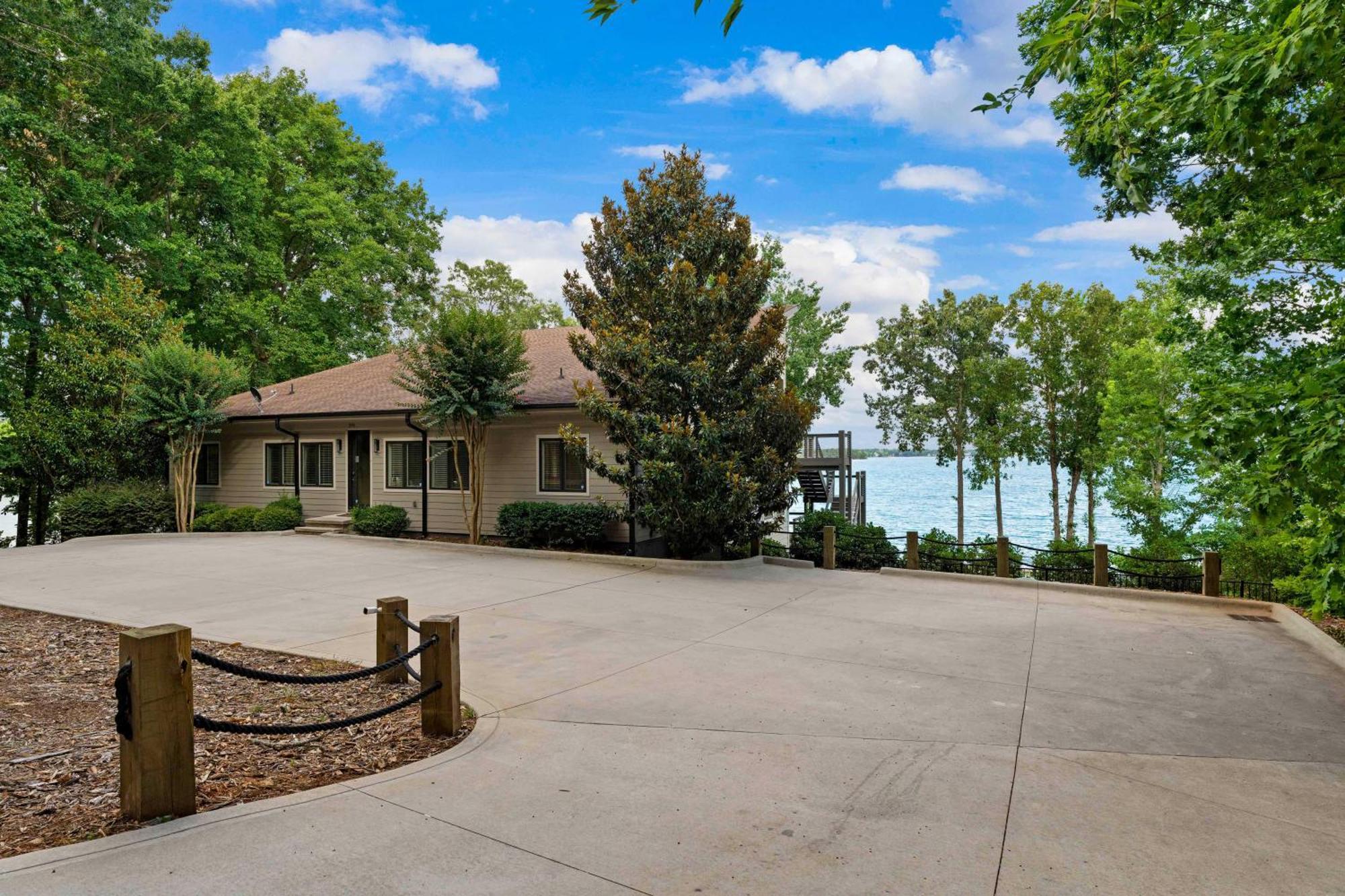 Lake Norman Getaway Мурсвилл Экстерьер фото