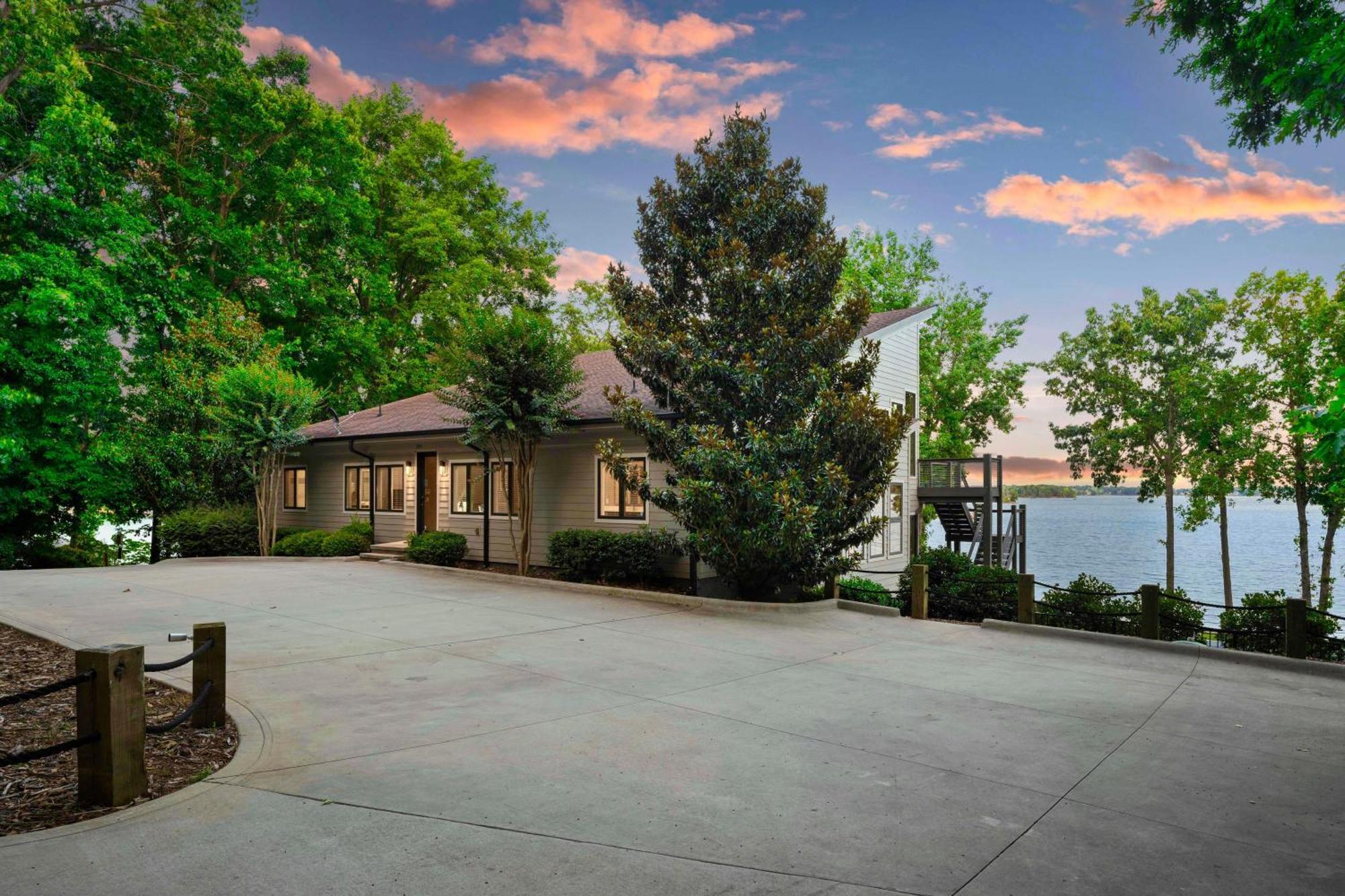 Lake Norman Getaway Мурсвилл Экстерьер фото