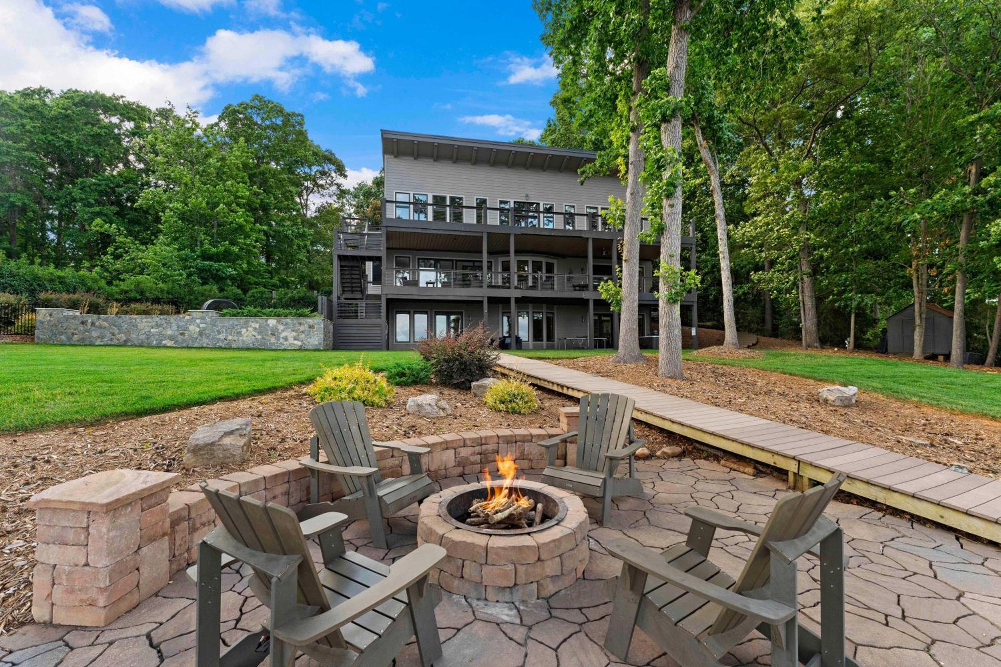 Lake Norman Getaway Мурсвилл Экстерьер фото