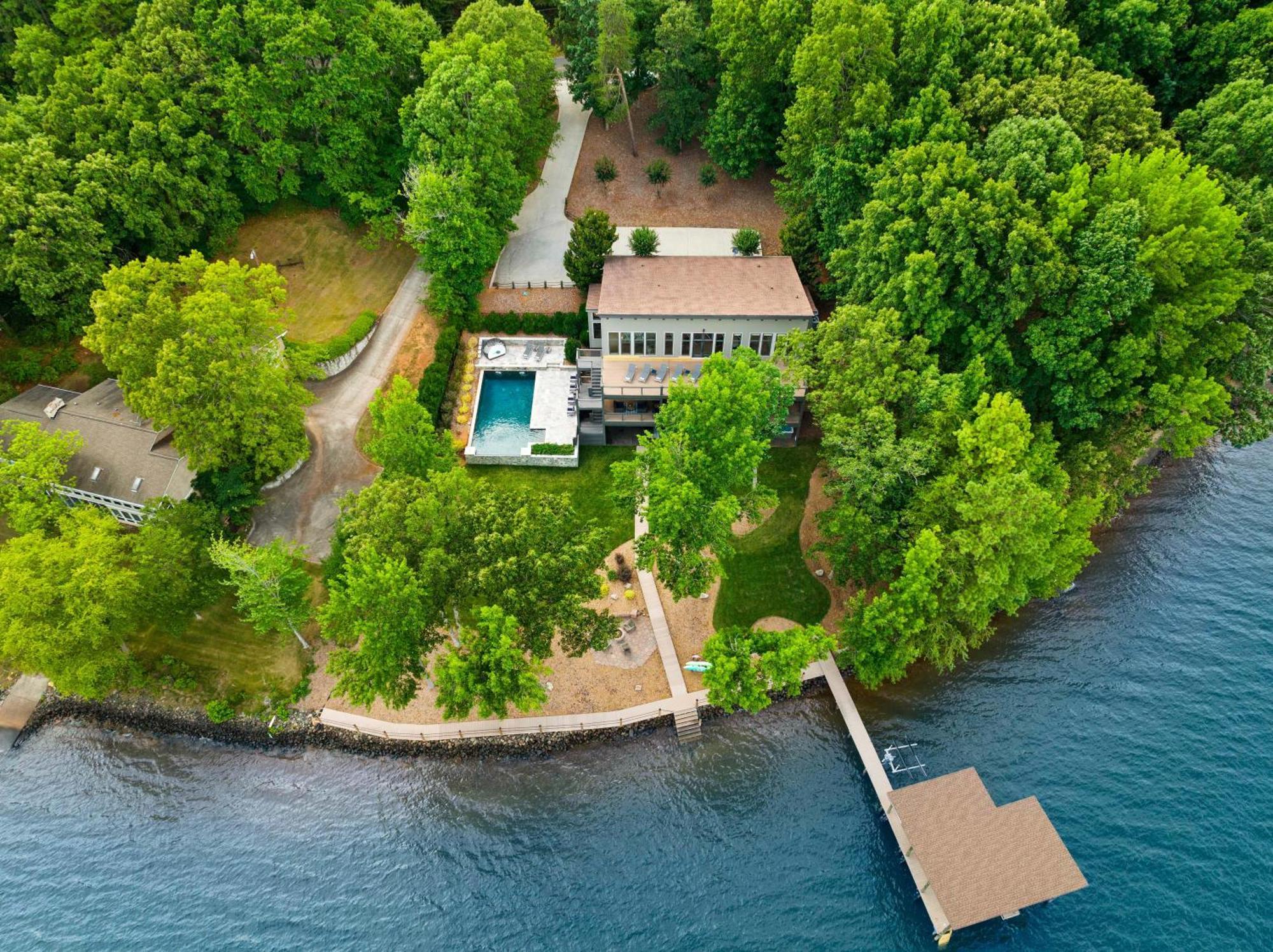 Lake Norman Getaway Мурсвилл Экстерьер фото