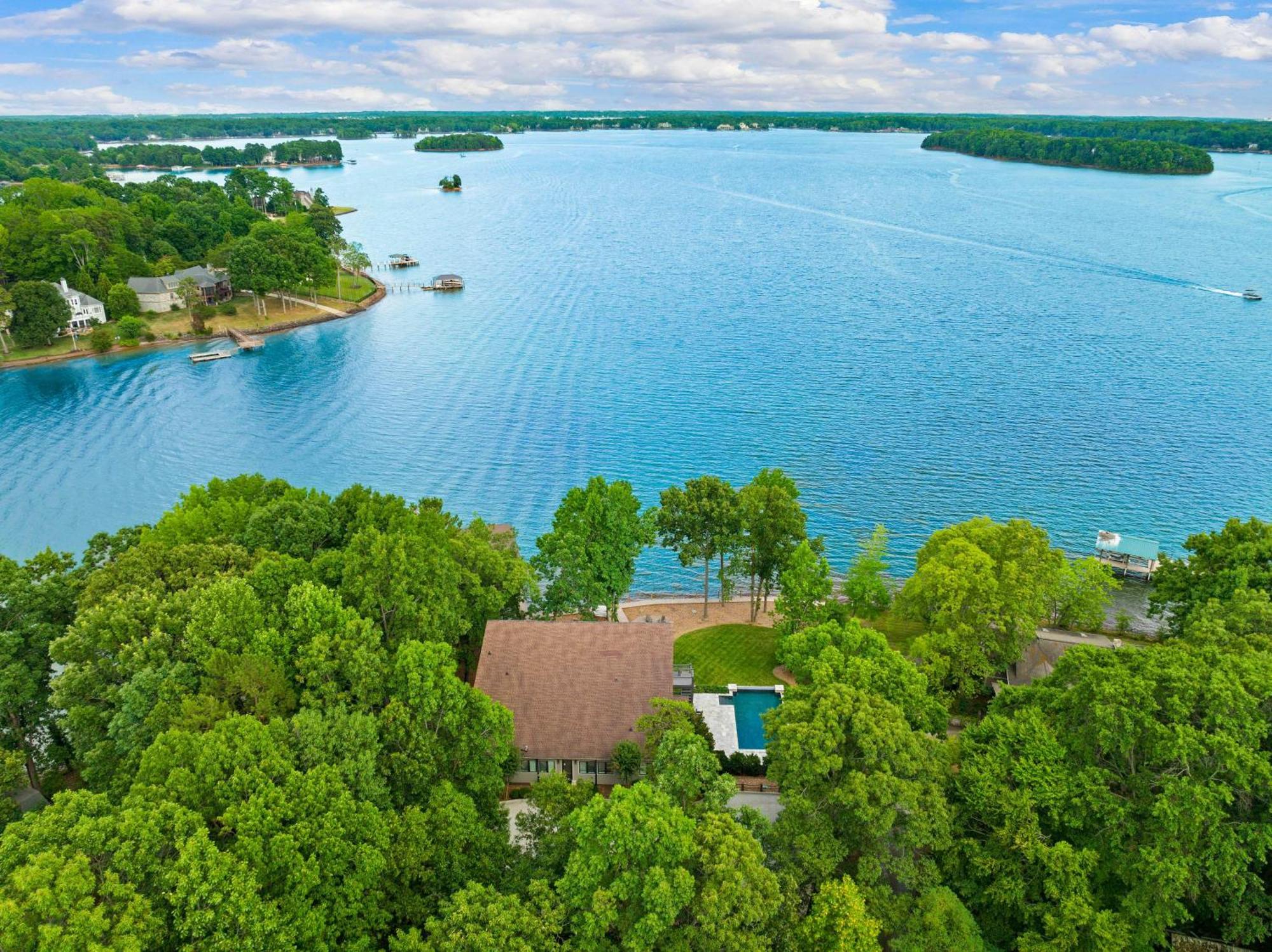 Lake Norman Getaway Мурсвилл Экстерьер фото