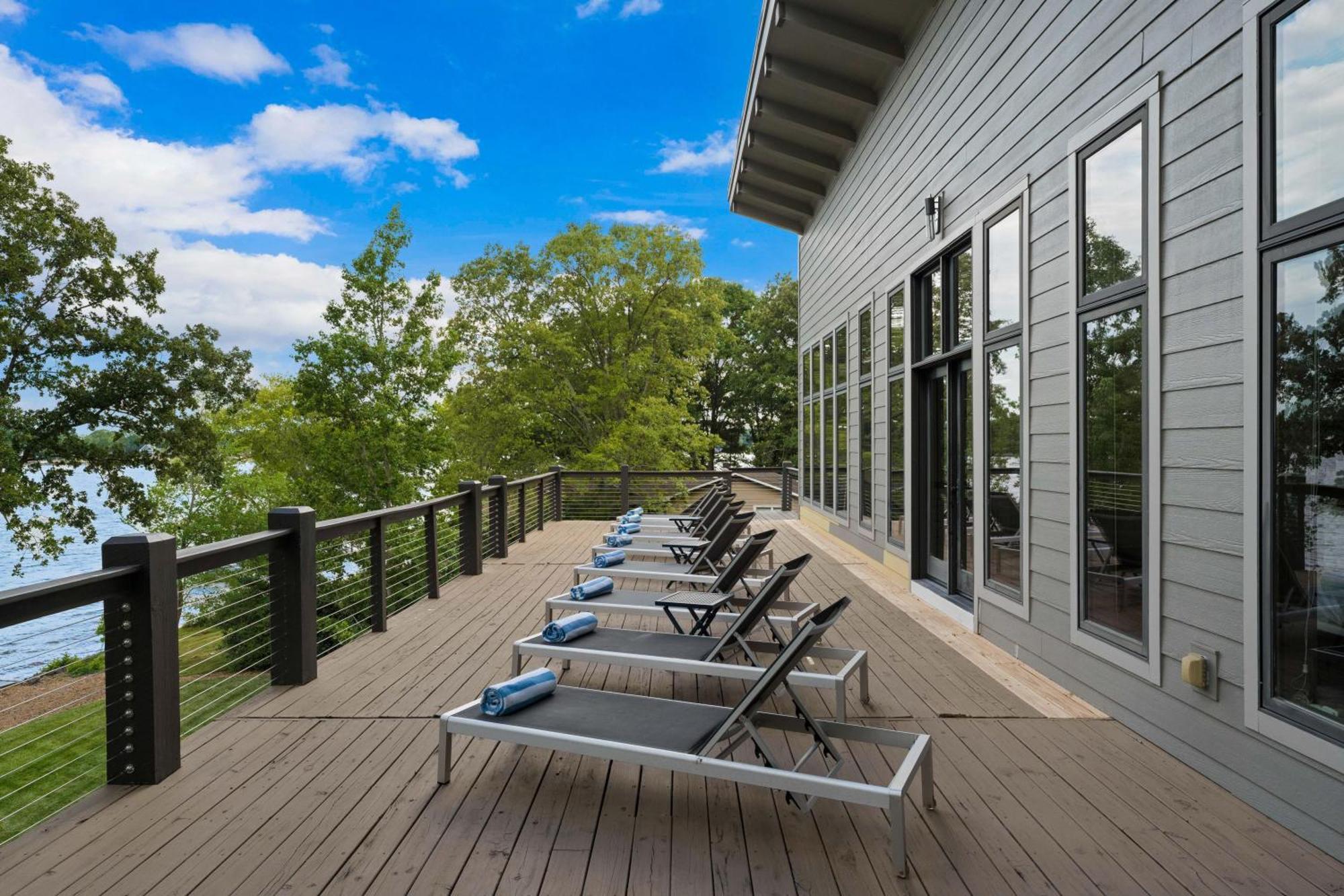 Lake Norman Getaway Мурсвилл Экстерьер фото